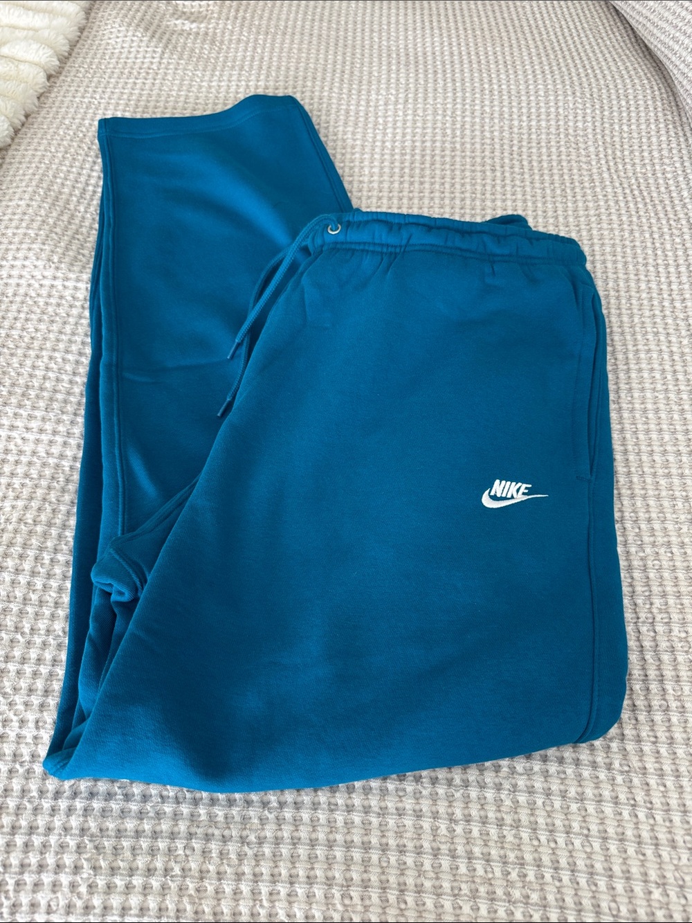 Nike Men’s Teal Joggers with White Swoosh